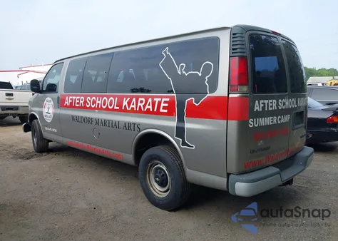 2001 Chevrolet Express G3500 из США, поврежденный, VIN 1GAHG39R211200819